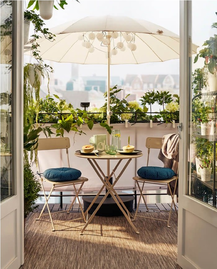 Terraza renovada con decoración exquisita